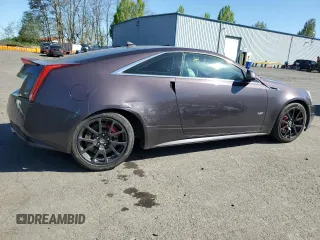 2014 Cadillac CTS-V z VIN 1G6DV1EP5E0113032, wystawiony jako Copart lot #53575285 z przebiegiem 127 456 mil mil oraz Szkoda całkowita • Salvage title. Historia ofert i sprzedaży dostępna na DreamBid. Obrazek 3.