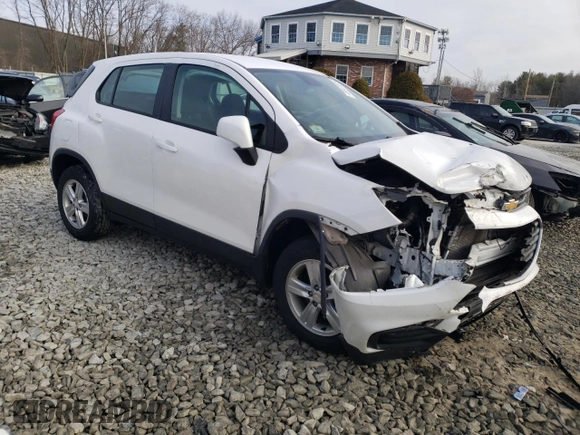 2019 Chevrolet Trax LS with VIN 3GNCJNSB2KL217682, listed as a Copart auction lot 48947305 with 65,836 mi miles and Salvage Title. Bid and sale history available at DreamBid. Image 4.