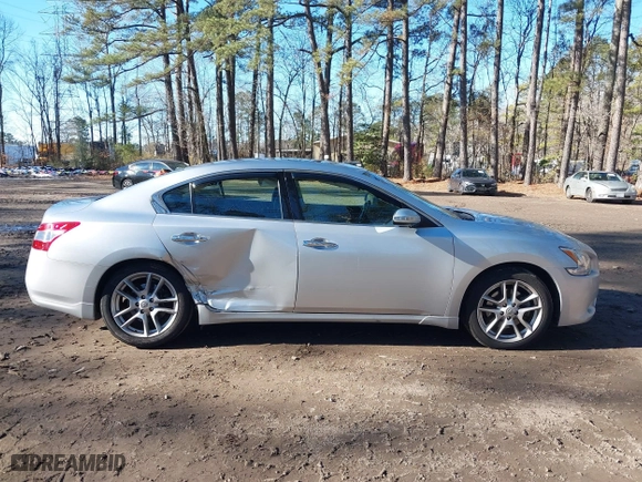 2009 Nissan Maxima 3.5 S with VIN 1N4AA51E19C853663, listed as a IAAI auction lot 41327128 with 127,118 mi miles. Bid and sale history available at carsss.com. Image 13.