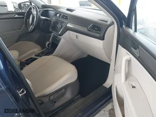 2022 Volkswagen Tiguan SE with VIN 3VV2B7AX5NM118400, listed as a IAAI auction lot 41664009 with 85,101 mi miles. Bid and sale history available at carsss.com. Image 5.