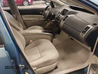 2006 Toyota Prius with VIN JTDKB20U463129691, listed as a IAAI auction lot 40922316 with 301,945 mi miles. Bid and sale history available at carsss.com. Image 5.