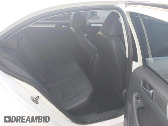 2013 Volkswagen Jetta SE с VIN 3VWDX7AJ9DM447830, выставлен на аукционе IAAI как лот 42310246 с пробегом 160 874 миль миль и . История ставок и продаж доступна на DreamBid. Изображение 8.