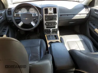 2008 Chrysler 300 z VIN 2C3LA33G68H263769, wystawiony jako Copart lot #53040145 z przebiegiem 125 461 mil mil oraz Szkoda całkowita • Salvage title. Historia ofert i sprzedaży dostępna na DreamBid. Obrazek 8.
