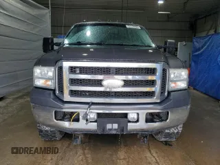 2005 Ford F-350 XL with VIN 1FTWX31P35EB41027, listed as a Copart auction lot 57124585 with 304,957 mi miles and Salvage title. Bid and sale history available at DreamBid. Image 5.