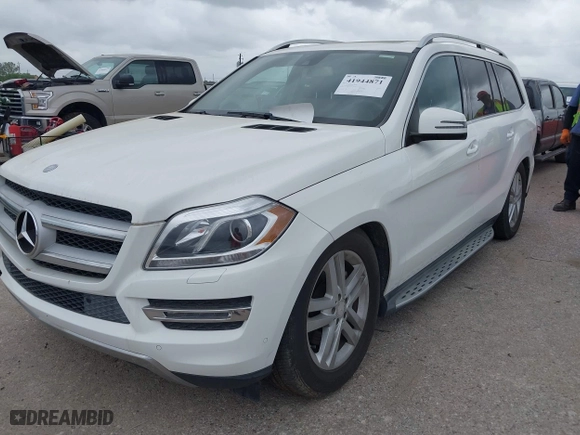 2014 Mercedes-Benz GL-Class GL 450 with VIN 4JGDF7CE1EA305939, listed as a IAAI auction lot 41944871 with 116,232 mi miles. Bid and sale history available at carsss.com. Image 17.