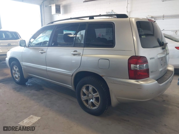 2006 Toyota Highlander w/3rd Row with VIN JTEEP21A760172521, listed as a IAAI auction lot 41951370 with 313,681 mi miles. Bid and sale history available at carsss.com. Image 3.