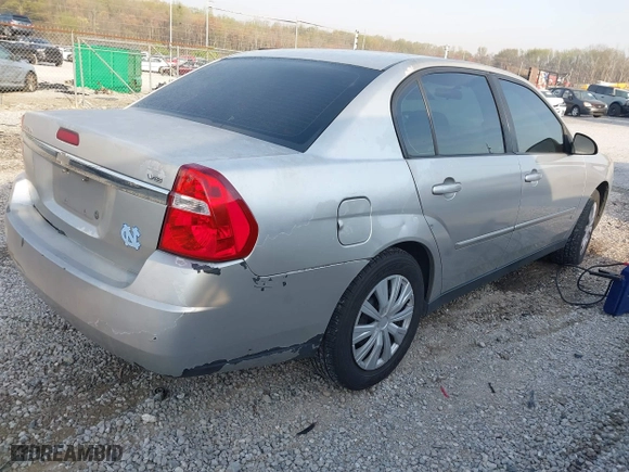 2007 Chevrolet Malibu LS w/2FL with VIN 1G1ZS57N27F109446, listed as a IAAI auction lot 41906421 with 180,962 mi miles. Bid and sale history available at carsss.com. Image 4.