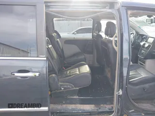 2014 Chrysler Town & Country Touring-L with VIN 2C4RC1CG4ER330072, listed as a IAAI auction lot 41533640 with 131,253 mi miles. Bid and sale history available at carsss.com. Image 8.