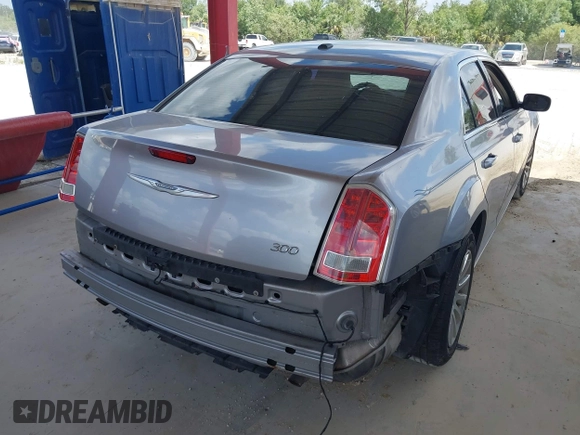 2013 Chrysler 300 z VIN 2C3CCAAG8DH632529, wystawiony jako IAAI lot #42170132 z przebiegiem 84 496 mil mil oraz . Historia ofert i sprzedaży dostępna na DreamBid. Obrazek 4.