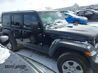 2022 Jeep Wrangler Unlimited Sport S with VIN 1C4HJXDN3NW132849, listed as a IAAI auction lot 41611023 with 47,770 mi miles. Bid and sale history available at carsss.com. Image 13.