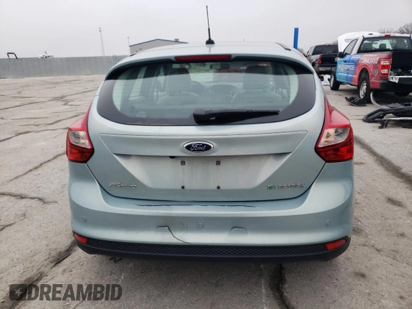 2013 Ford Focus Electric z VIN 1FADP3R46DL146756, wystawiony jako Copart lot #43419335 z przebiegiem 57 142 mil mil oraz Szkody całkowita. Historia ofert i sprzedaży dostępna na DreamBid. Obrazek 6.