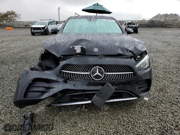 2021 Mercedes-Benz E-Class E 450 with VIN W1KZF5KBXMA880082, listed as a Copart auction lot 44267945 with 31,239 mi miles and Salvage Title. Bid and sale history available at carsss.com. Image 5.