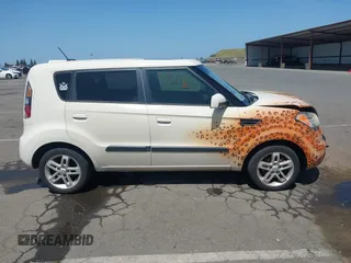 2010 Kia Soul + with VIN KNDJT2A28A7078333, listed as a IAAI auction lot 42097259 with 165,243 mi miles. Bid and sale history available at carsss.com. Image 13.