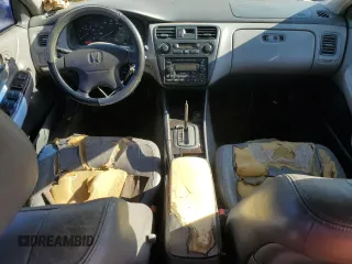 2001 Honda Accord EX z VIN 1HGCG16531A063589, wystawiony jako Copart lot #57875015 z przebiegiem Nie podano mil oraz Szkoda całkowita • Salvage title. Historia ofert i sprzedaży dostępna na DreamBid. Obrazek 8.