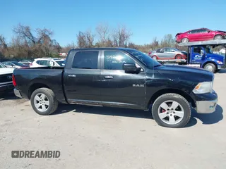 2009 Dodge 1500 Laramie z VIN 1D3HV13T09S758249, wystawiony jako IAAI lot #41923451 z przebiegiem 238 116 mil mil oraz . Historia ofert i sprzedaży dostępna na DreamBid. Obrazek 13.