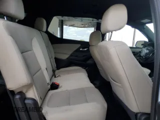 2023 Chevrolet Traverse LS z VIN 1GNERFKW4PJ198111, wystawiony jako Copart lot #56129525 z przebiegiem 26 223 mil mil oraz Nie do naprawy • Non repairable. Historia ofert i sprzedaży dostępna na DreamBid. Obrazek 11.
