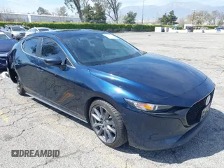 2021 Mazda Mazda3 Hatchback Select with VIN JM1BPAKL7M1347228, listed as a IAAI auction lot 41880518 with 90,391 mi miles. Bid and sale history available at carsss.com. Image 1.