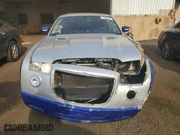2006 Chrysler 300 with VIN 2C3LA43R86H263258, listed as a Copart auction lot 71662924 with 188,217 mi miles and Salvage Title. Bid and sale history available at carsss.com. Image 5.