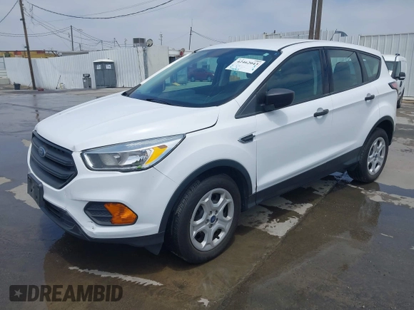 2017 Ford Escape S z VIN 1FMCU0F72HUE74070, wystawiony jako IAAI lot #42462043 z przebiegiem 73 682 mil mil oraz . Historia ofert i sprzedaży dostępna na DreamBid. Obrazek 2.
