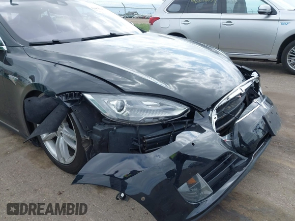 2016 Tesla Model S 90D с VIN 5YJSA1E27GF129855, выставлен на аукционе IAAI как лот 42282536 с пробегом 92 050 миль миль и . История ставок и продаж доступна на DreamBid. Изображение 6.