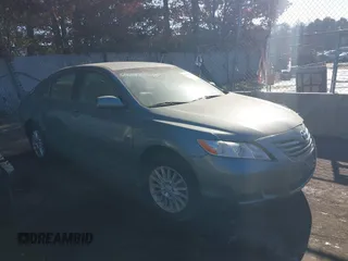 2008 Toyota Camry LE z VIN 4T1BE46K18U755491, wystawiony jako IAAI lot #40794954 z przebiegiem 142 845 mil mil oraz . Historia ofert i sprzedaży dostępna na DreamBid. Obrazek 1.