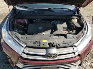 2018 Toyota Highlander SE z VIN 5TDJZRFH9JS825464, wystawiony jako Copart lot #59546165 z przebiegiem 89 655 mil mil oraz Szkoda całkowita • Salvage title. Historia ofert i sprzedaży dostępna na DreamBid. Obrazek 12.