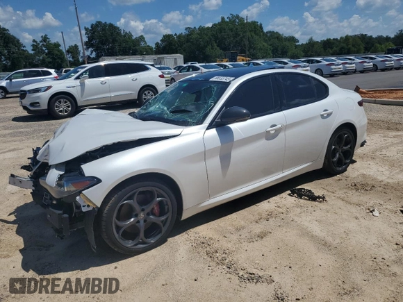 2018 Alfa Romeo Giulia Ti Sport с VIN ZARFAECN3J7599728, выставлен на аукционе Copart как лот 66533745 с пробегом Не указан миль и Списание • Salvage title. История ставок и продаж доступна на DreamBid. Изображение 1.