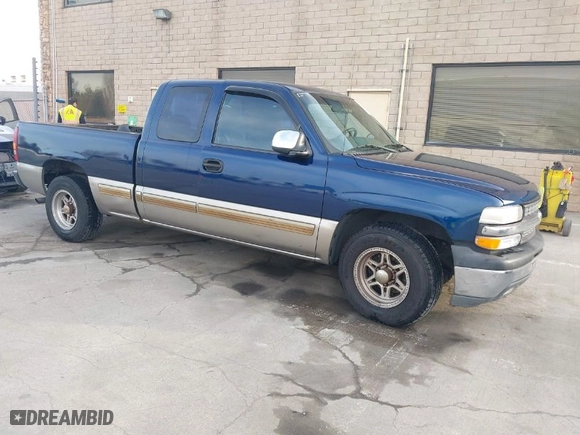 2001 Chevrolet Silverado 1500 LS with VIN 2GCEC19V811360625, listed as a IAAI auction lot 41733223 with 275,968 mi miles. Bid and sale history available at carsss.com. Image 1.