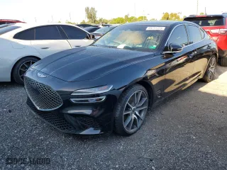 2022 Genesis G70 2.0T with VIN KMTG34TA7NU092632, listed as a Copart auction lot 49231723 with 9,076 mi miles. Bid and sale history available at carsss.com. Image 1.
