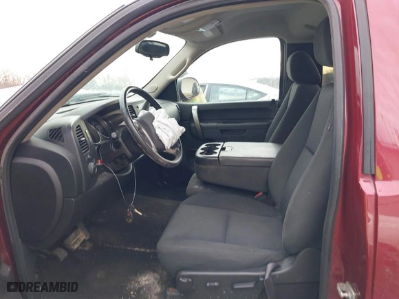 2013 Chevrolet Silverado 1500 LT with VIN 1GCNKSE01DZ168655, listed as a IAAI auction lot 41488652 with 102,224 mi miles. Bid and sale history available at carsss.com. Image 5.