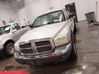 2005 Dodge Dakota SLT with VIN 1D7HW48N85S271477, listed as a IAAI auction lot 42096429 with 170,055 mi miles and . Bid and sale history available at DreamBid. Image 13.