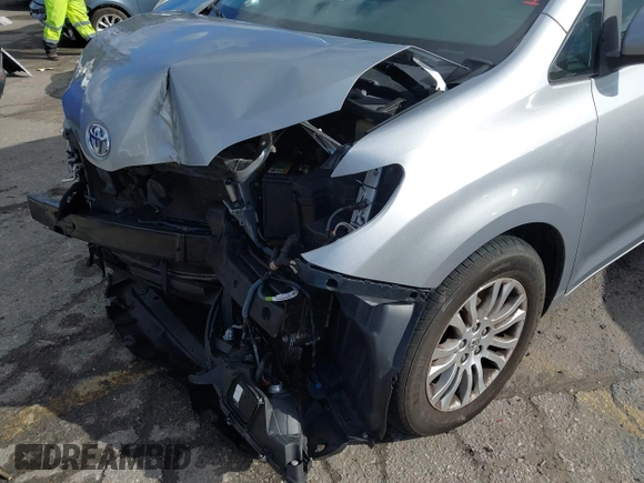 2017 Toyota Sienna XLE Auto Access Seat with VIN 5TDYZ3DC6HS809784, listed as a IAAI auction lot 41546264 with 98,937 mi miles and . Bid and sale history available at DreamBid. Image 18.