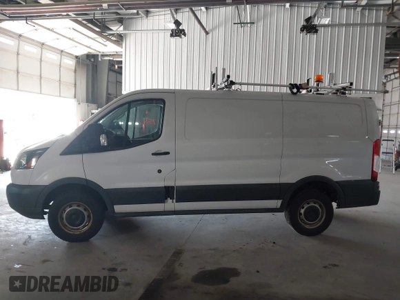 2016 Ford Transit Cargo z VIN 1FTYR1YM7GKB55438, wystawiony jako IAAI lot #42497571 z przebiegiem 66 612 mil mil oraz . Historia ofert i sprzedaży dostępna na DreamBid. Obrazek 15.