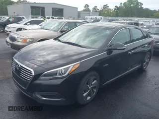 2017 Hyundai Sonata Limited with VIN KMHE34L10HA055090, listed as a IAAI auction lot 42206364 with 110,521 mi miles and . Bid and sale history available at DreamBid. Image 17.