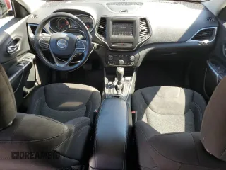 2019 Jeep Cherokee Latitude with VIN 1C4PJLCB7KD205885, listed as a Copart auction lot 58077555 with 188,034 mi miles and Salvage title. Bid and sale history available at DreamBid. Image 8.