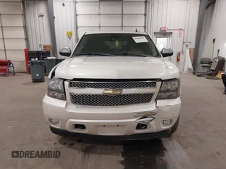 2010 Chevrolet Suburban LTZ with VIN 1GNUKKE31AR290571, listed as a IAAI auction lot 40948006 with 163,758 mi miles. Bid and sale history available at carsss.com. Image 11.