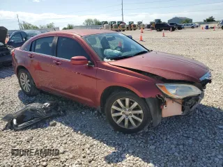 2011 Chrysler 200 Touring z VIN 1C3BC1FB3BN514191, wystawiony jako Copart lot #54098275 z przebiegiem 188 064 mil mil oraz Szkoda całkowita • Salvage title. Historia ofert i sprzedaży dostępna na DreamBid. Obrazek 4.