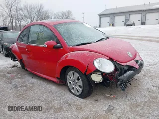 2009 Volkswagen New Beetle Coupe S with VIN 3VWRW31C59M502185, listed as a IAAI auction lot 41412554 with 86,147 mi miles. Bid and sale history available at carsss.com. Image 1.