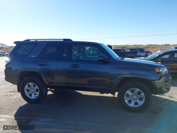 2022 Toyota 4Runner SR5 Premium with VIN JTENU5JR3N5999286, listed as a IAAI auction lot 40907443 with 53,960 mi miles. Bid and sale history available at carsss.com. Image 14.