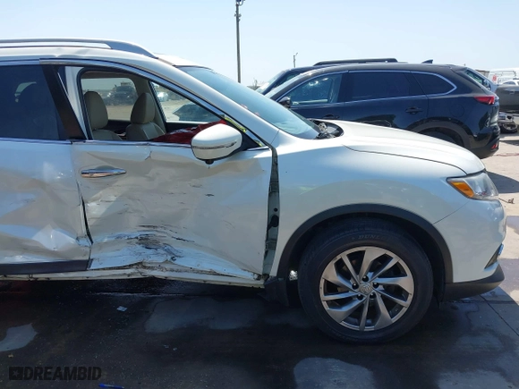 2015 Nissan Rogue SL with VIN 5N1AT2MV9FC886089, listed as a IAAI auction lot 41974712 with 33,946 mi miles. Bid and sale history available at carsss.com. Image 6.