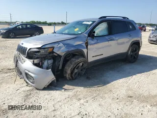 2019 Jeep Cherokee Latitude Plus z VIN 1C4PJLLB6KD338752, wystawiony jako Copart lot #56044725 z przebiegiem 70 448 mil mil oraz Szkoda całkowita • Salvage title. Historia ofert i sprzedaży dostępna na DreamBid. Obrazek 1.