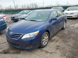 2011 Toyota Camry LE z VIN 4T4BF3EK7BR140000, wystawiony jako IAAI lot #41677891 z przebiegiem 171 718 mil mil oraz . Historia ofert i sprzedaży dostępna na DreamBid. Obrazek 6.
