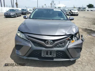 2020 Toyota Camry SE z VIN 4T1G11AK2LU962018, wystawiony jako Copart lot #54340175 z przebiegiem 147 722 mil mil oraz Szkoda całkowita • Salvage title. Historia ofert i sprzedaży dostępna na DreamBid. Obrazek 5.