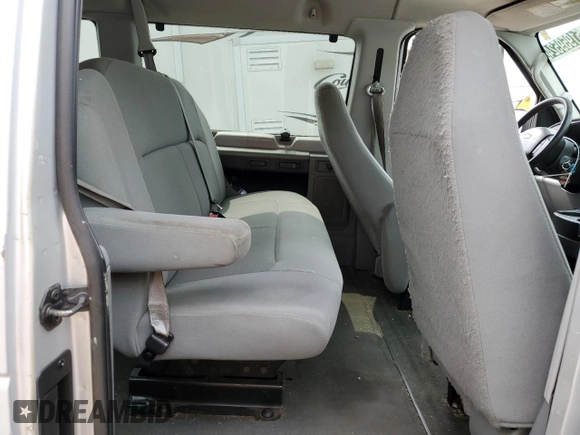 2008 Ford Econoline Passenger XL with VIN 1FBNE31LX8DA80174, listed as a Copart auction lot 51959524 with 109,586 mi miles and Clean Title. Bid and sale history available at carsss.com. Image 11.