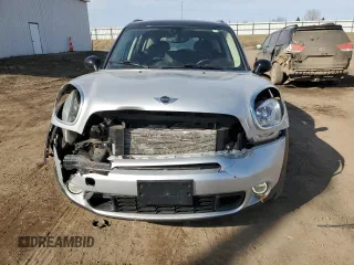 2016 MINI Countryman S with VIN WMWZC5C5XGWU03443, listed as a Copart auction lot 48915215 with 105,030 mi miles and Salvage Title. Bid and sale history available at DreamBid. Image 5.