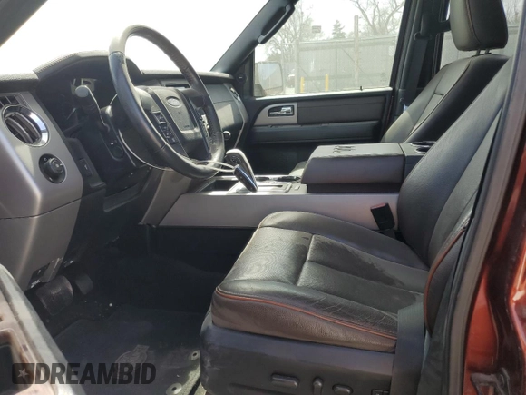 2017 Ford Expedition XLT z VIN 1FMJU1HT4HEA25507, wystawiony jako Copart lot #48868455 z przebiegiem 135 902 mil mil oraz Szkoda całkowita • Salvage title. Historia ofert i sprzedaży dostępna na DreamBid. Obrazek 7.
