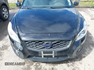 2011 Volvo C30 with VIN YV1672MK4B2198306, listed as a IAAI auction lot 41980156 with 205,771 mi miles. Bid and sale history available at carsss.com. Image 6.
