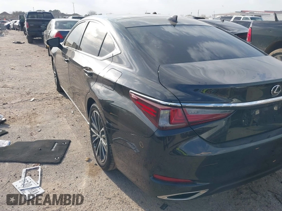 2022 Lexus ES 350 z VIN 58ADZ1B14NU113733, wystawiony jako IAAI lot #41722782 z przebiegiem 41 668 mil mil oraz . Historia ofert i sprzedaży dostępna na DreamBid. Obrazek 3.