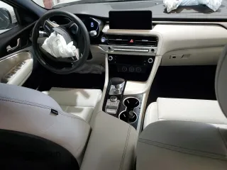 2025 Genesis G70 2.5T z VIN KMTG34SC2SU151147, wystawiony jako Copart lot #59408125 z przebiegiem 11 273 mil mil oraz Czysty tytuł • Clean title. Historia ofert i sprzedaży dostępna na DreamBid. Obrazek 8.