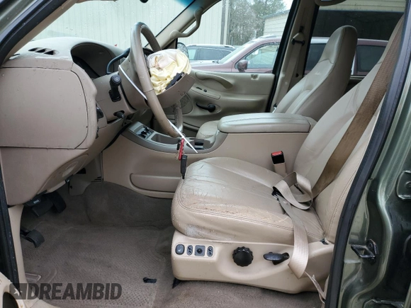 2001 Ford Expedition Eddie Bauer with VIN 1FMPU18L31LB82957, listed as a Copart auction lot 48500495 with 102,746 mi miles and Salvage title. Bid and sale history available at DreamBid. Image 7.